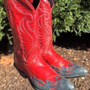 Elegant Red and Black Western Boots